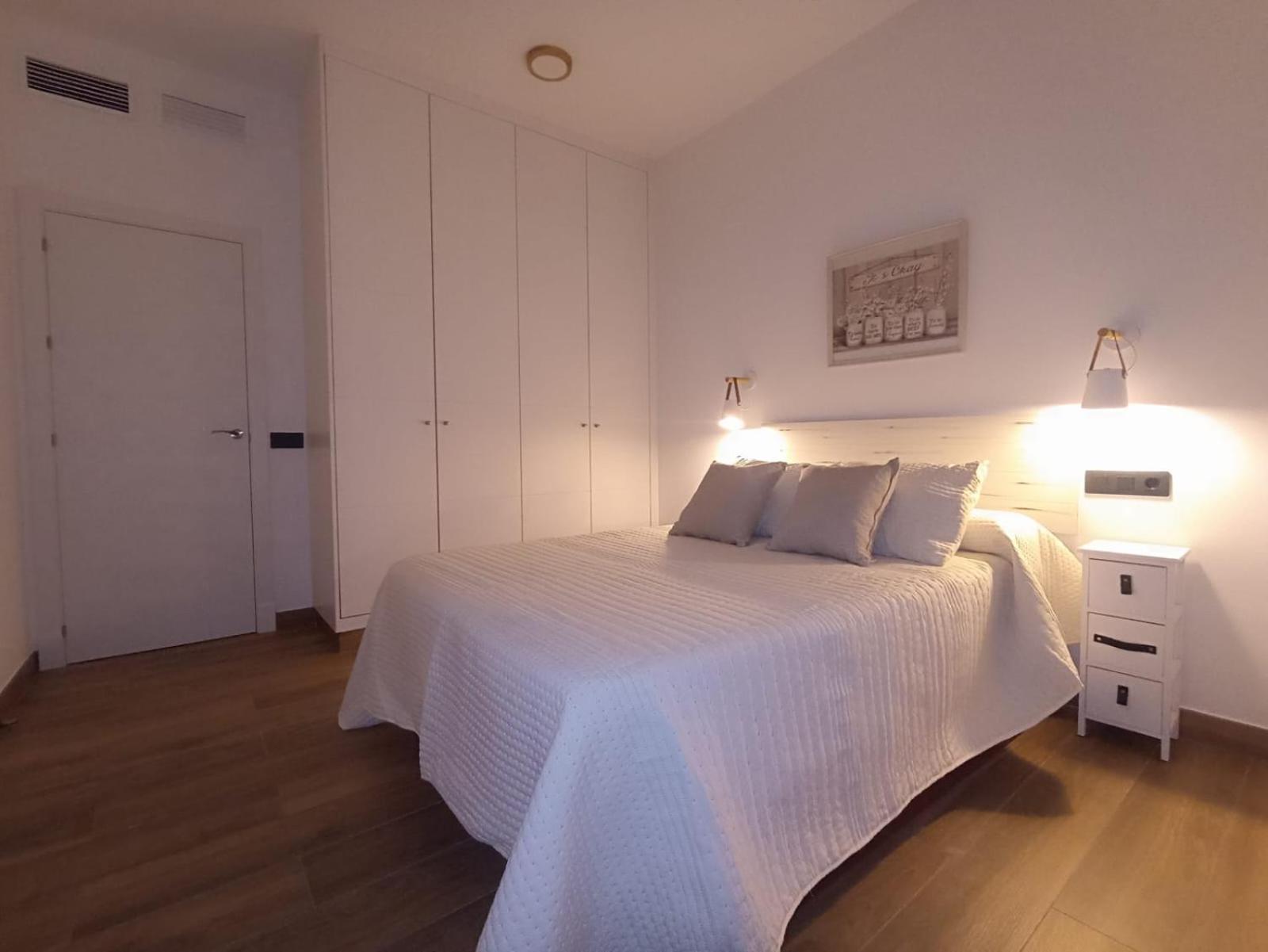 Apartamento Nuevo Centrico Con Aparcamiento Privado Incluido Alcalá de Guadaira Exterior foto